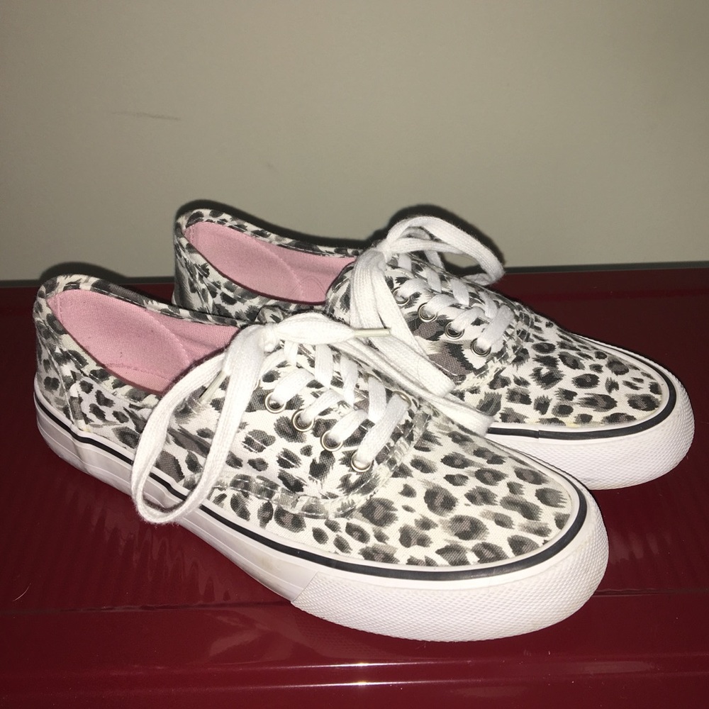 GREY CHEETAH PRINT SNEAKERS